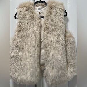 GAP Faux Fur Vest in Light Beige